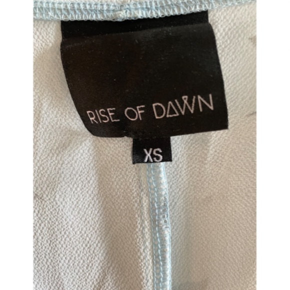 2/$10 Rise of Dawn Floral Romper - Picture 5 of 5